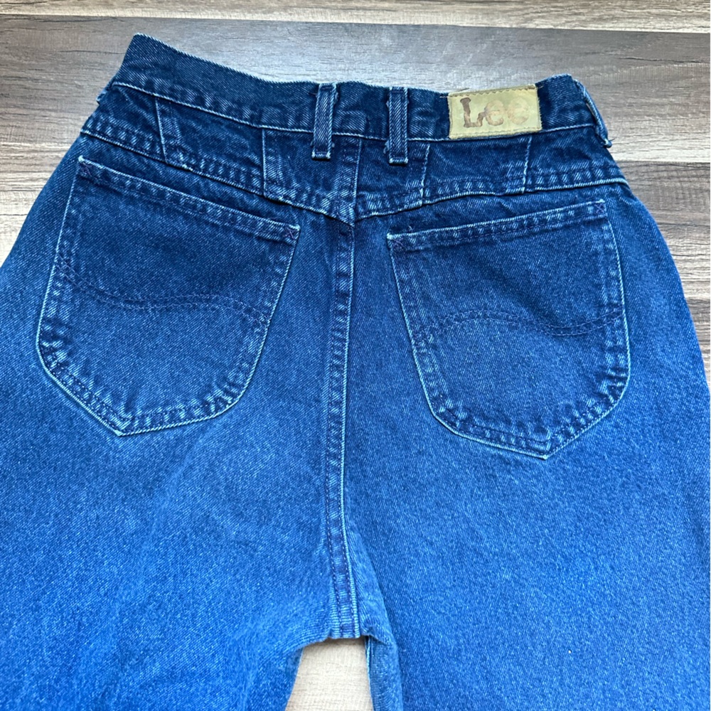 Vintage Lee jeans in perfect condition vintage measurements shown in pictures